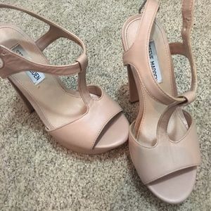 STEVE MADDEN BEIGE HEELS